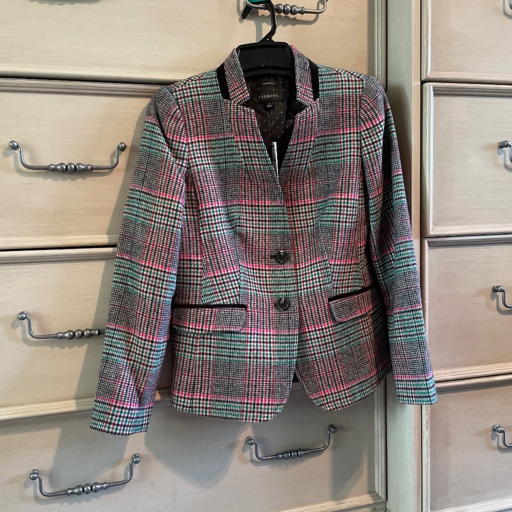 Houndstooth plaid blazer